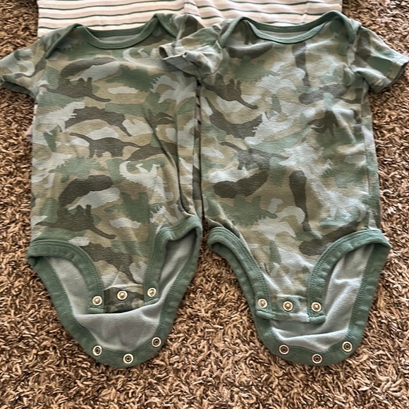 Twin boy 6-9 month onsies - Picture 3 of 6